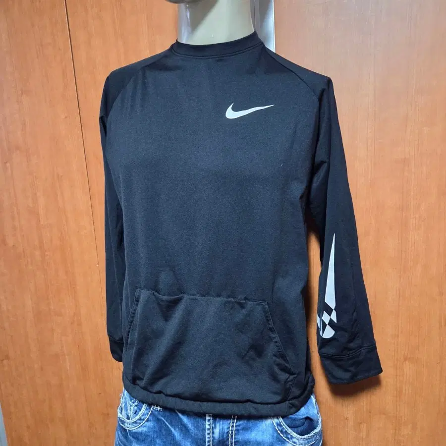 NIKEDRYFIT나이키트레이닝쥬니어및작은체형긴팔160/80XL입니다