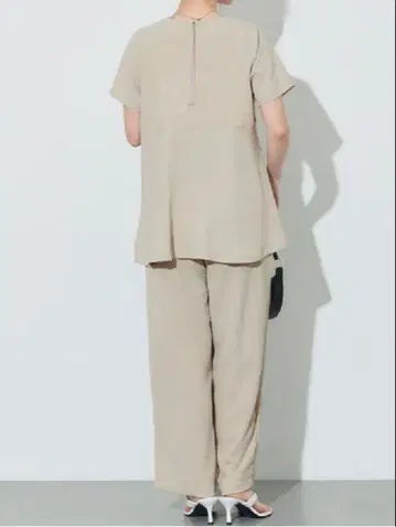 완판템 새상품 상의 반팔 팬츠 베이지 그레이지 M 사이즈 셋업