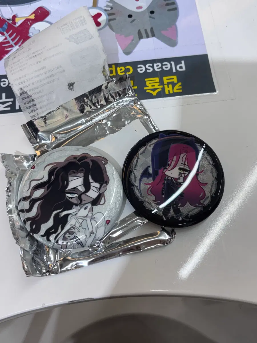 에이스테 에일리언스테이지 AAD 캔뱃지 두개 일괄