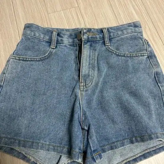 청 반바지