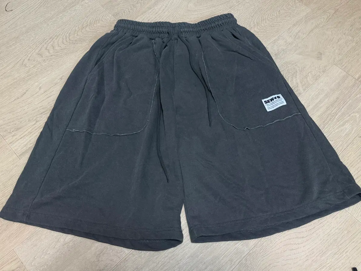 쏘비 피그먼트 버뮤다 팬츠