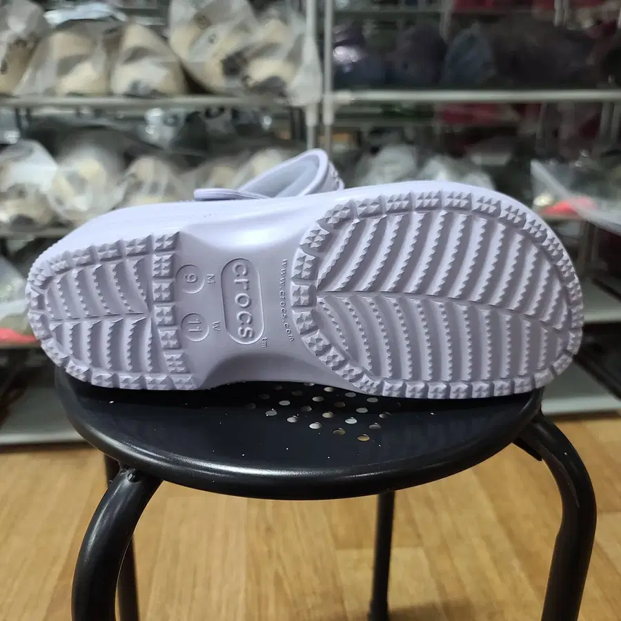 [크록스] CLASSIC FROSTED CLOG [265/270] [210928-5BR]