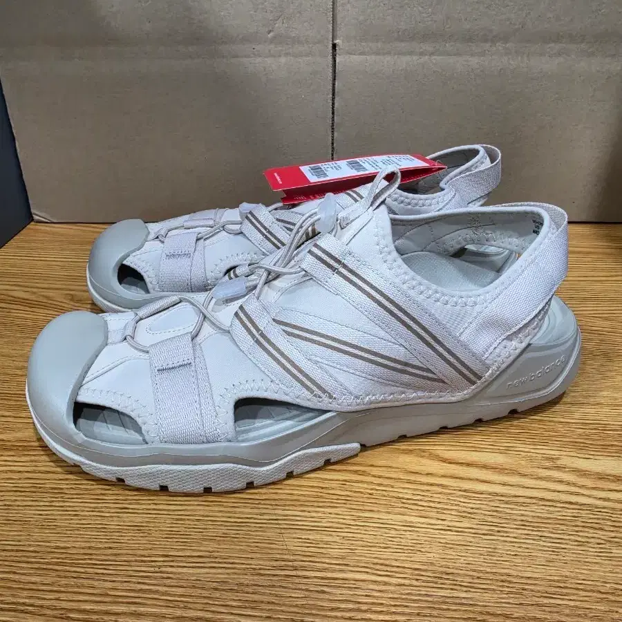 뉴발란스 SD4205IV2 280사이즈 새상품