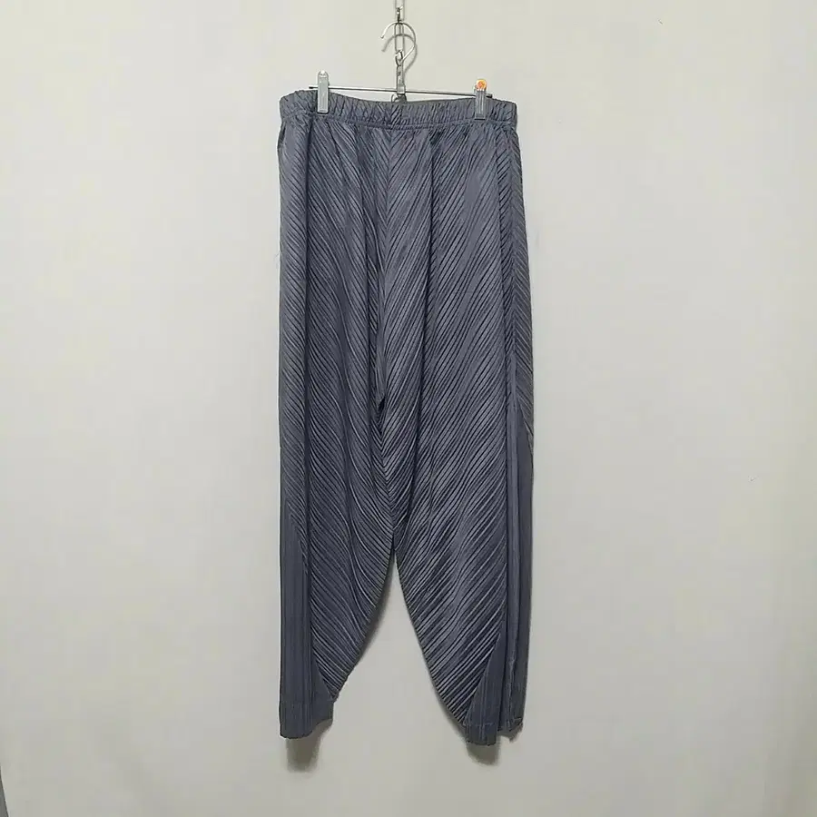 바101 플리츠바지