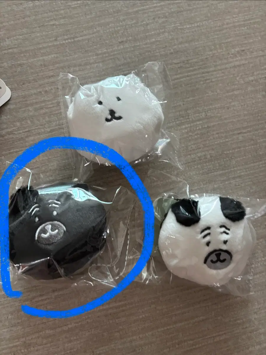 농담곰 쿠지 퍼그 키링