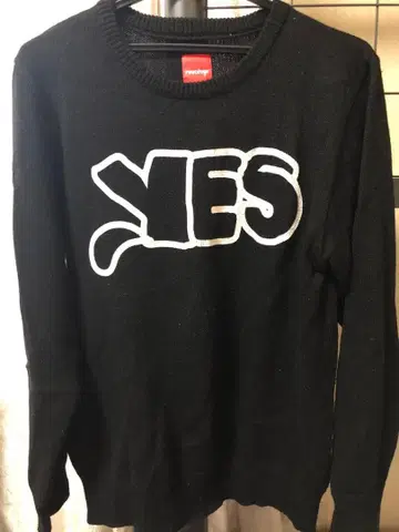 revolver YES 로고 니트 스웨터 블랙 RVK-0001