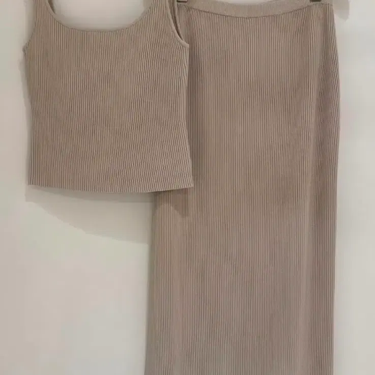 le17septembre HIGH TWIST RIBBED KNIT SKIRT