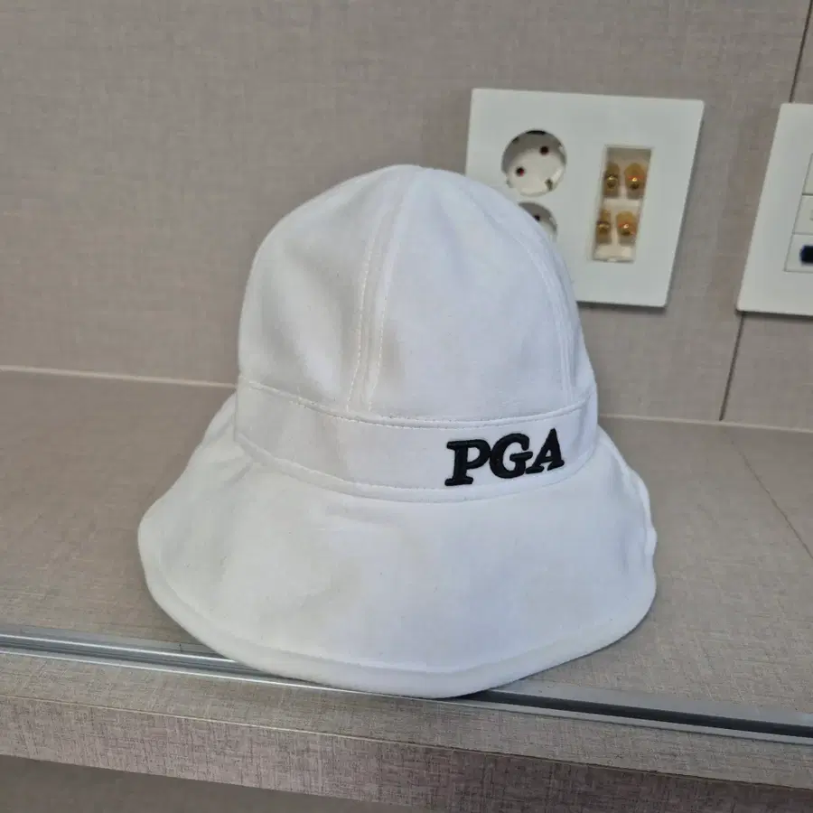프리)PGA 여성 플리스 화이트 버킷햇