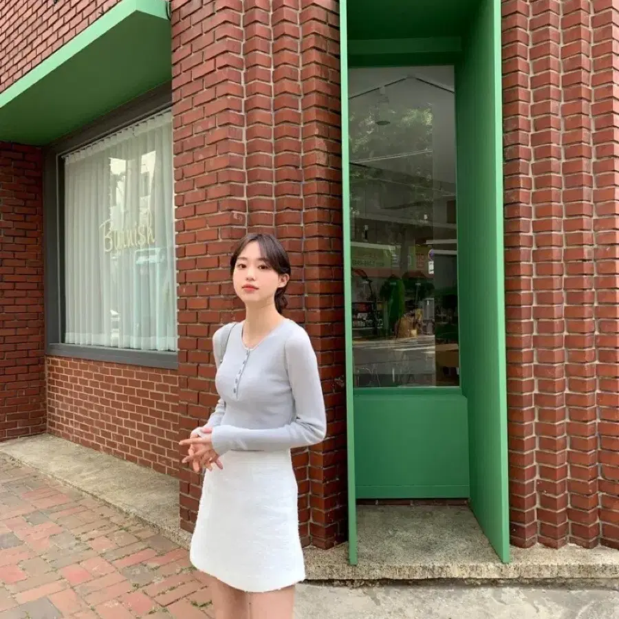 르플레인 버튼 니트