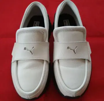 PUMA 우먼 로퍼 가죽 새상품급