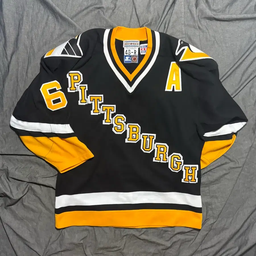 Starter NHL Authentic Jersey Sz 48-R