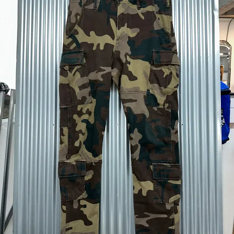 [W28] 리바이스 Levi's 프리미엄 우드랜드 카모 카고 팬츠 밀리터리 워시드