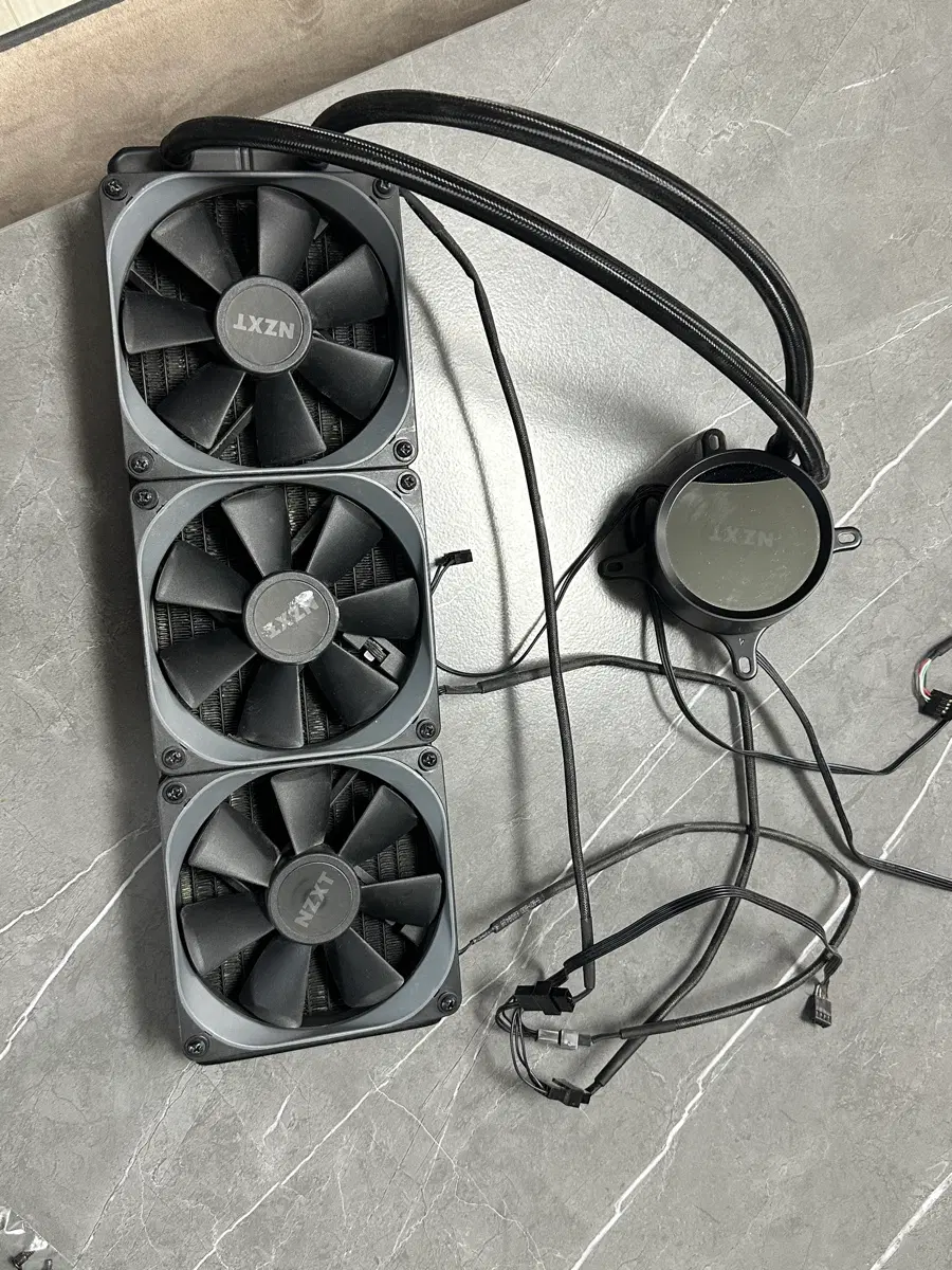 NZXT KRAKEN X73 인텔 브래킷