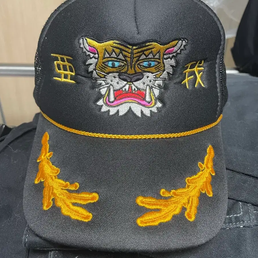 ANIMALIA 타이거 트러커캡