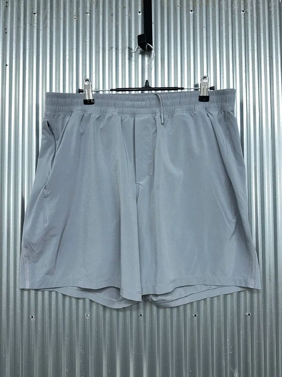 [XL] 룰루레몬 lululemon 트레이닝 쇼츠 그레이 속바지 내장 러닝 반바지
