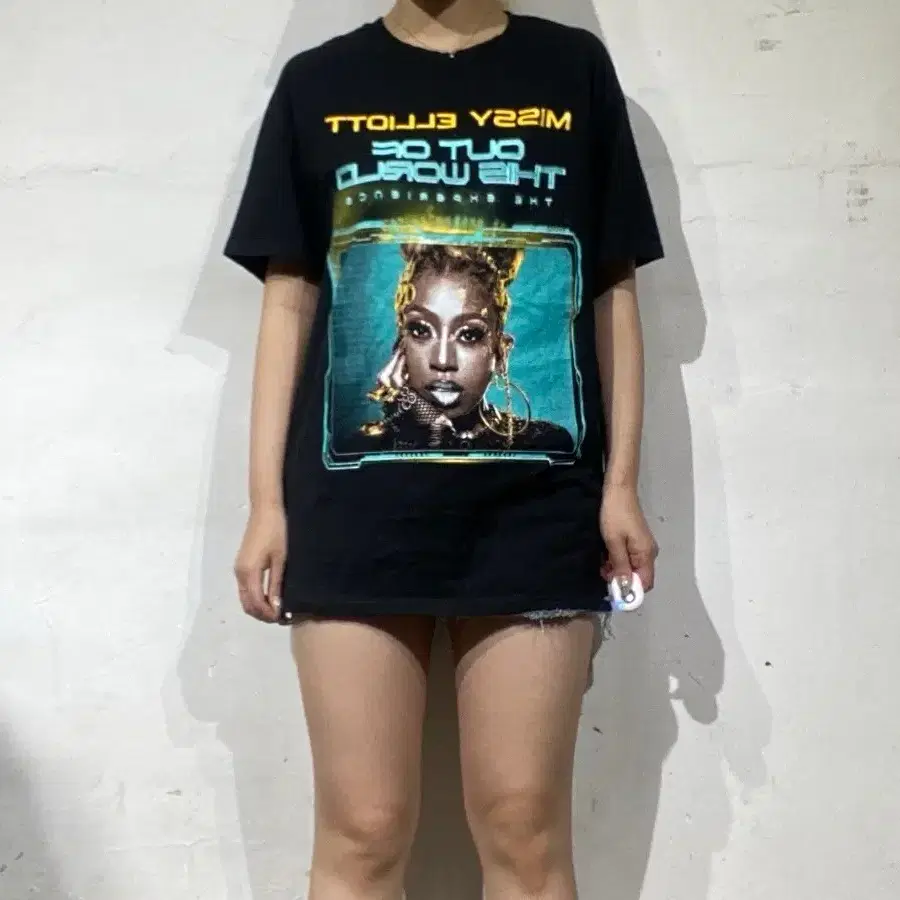 미시 엘리엇 2024 'Out of This World' 투어 티셔츠 M