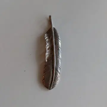 페더 펜던트 탑
