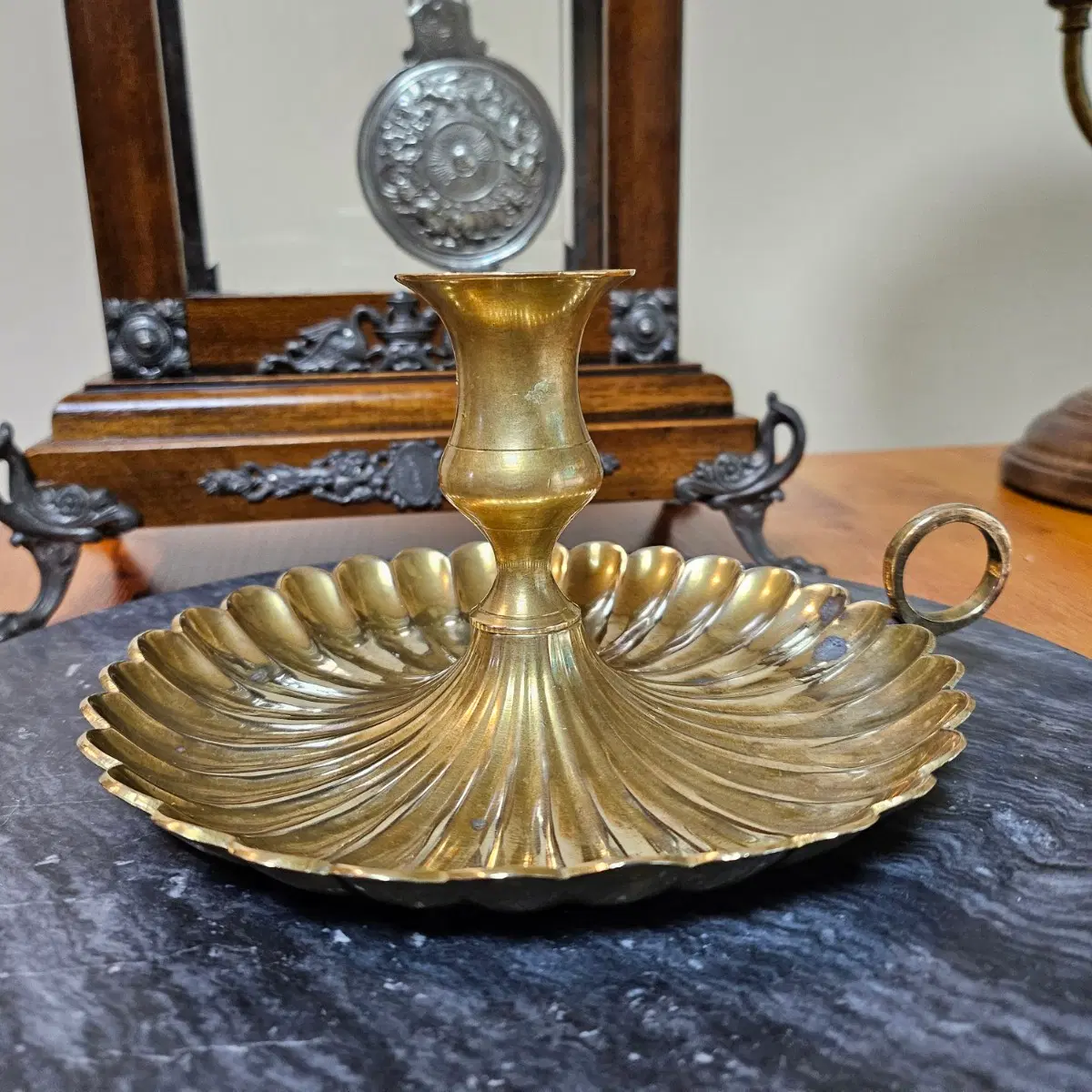 70년대 올드 빈티지 영국 브라스(Brass) 꽃잎 촛대(Floralleaf Candle).