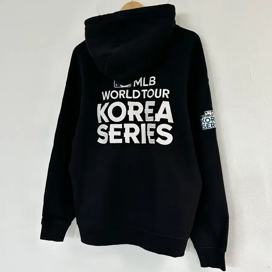 뉴에라 MLB 월드투어 코리아 시리즈 후드티