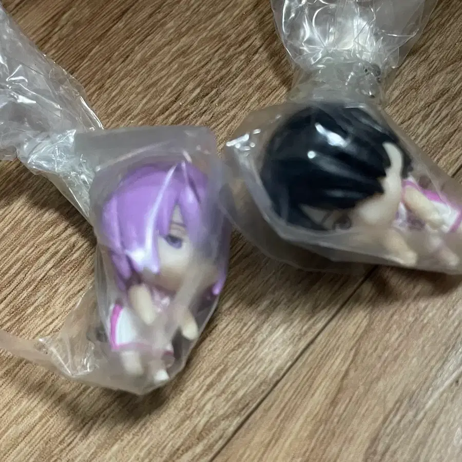 쿠농 무라사키바라, 아츠시 대롱가챠 일괄
