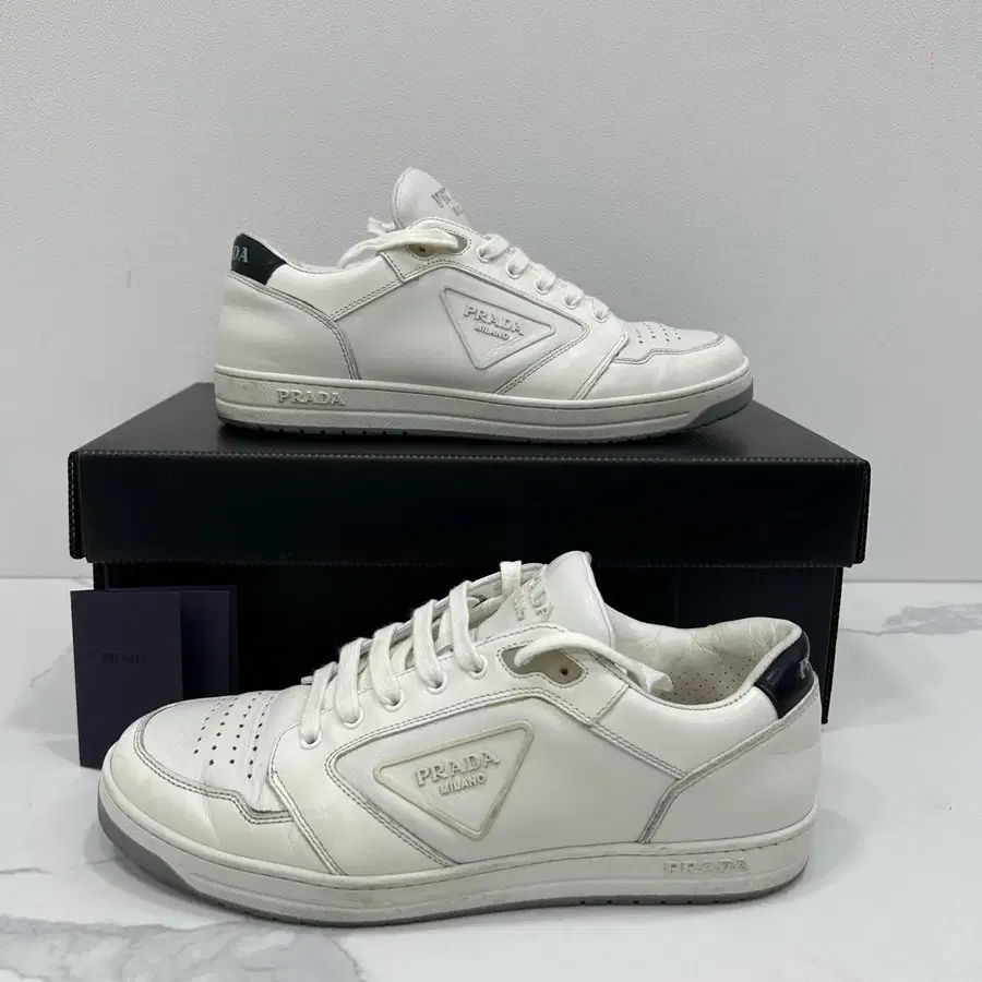[6.5SIZE]프라다 사피아노 레더 스니커즈 화이트