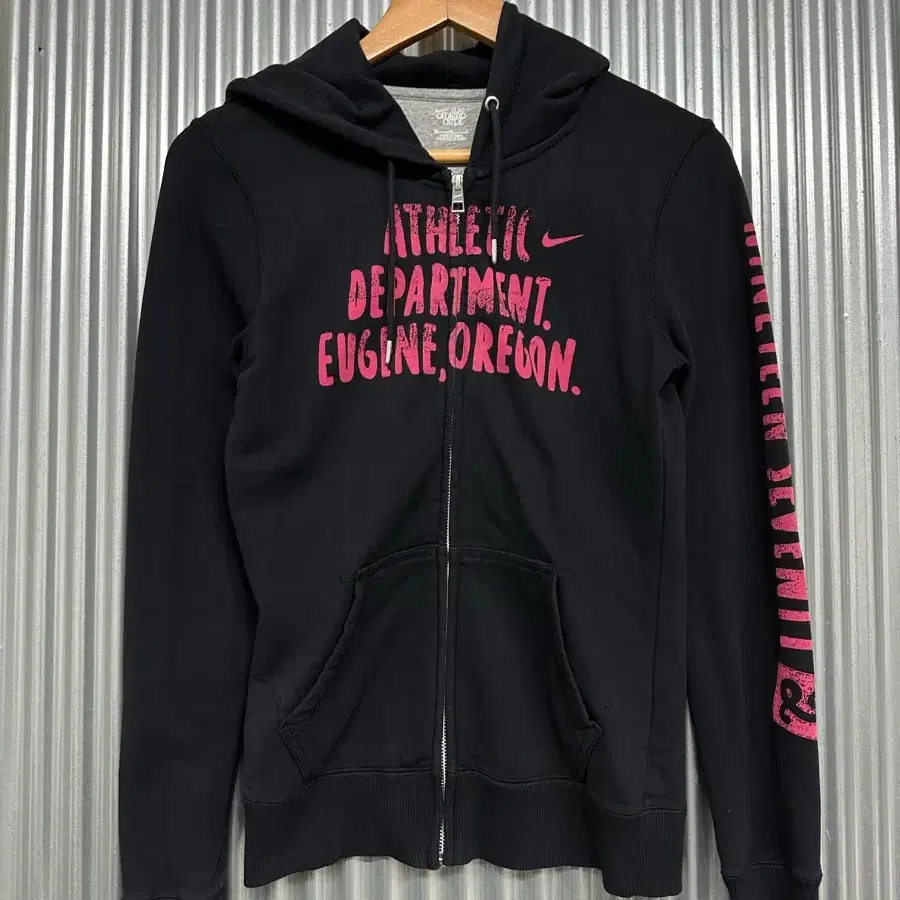 [M/85] NIKE 나이키 애슬레틱뎁트 여성 레터링 집업 후드 블랙 핑크