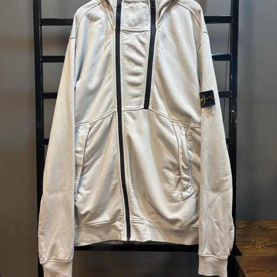 [XXL] STONE ISLAND 스톤아일랜드 와펜 코튼 집업 후드 라이트그레이 24.9