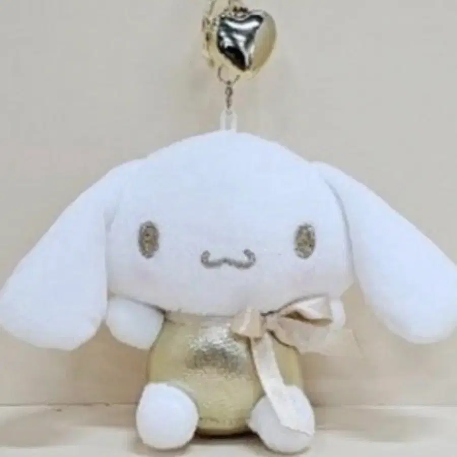 [미개봉] 시나모롤 골드하트 키링 (13cm)