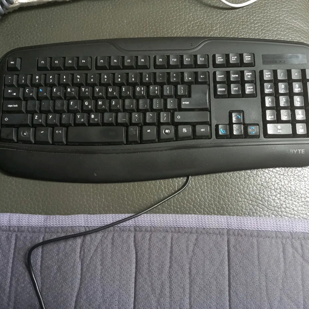 기가바이트 FORCE K3 키보드