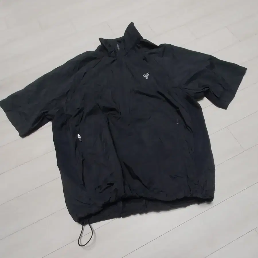 hummel 블랙 반팔 아노락M