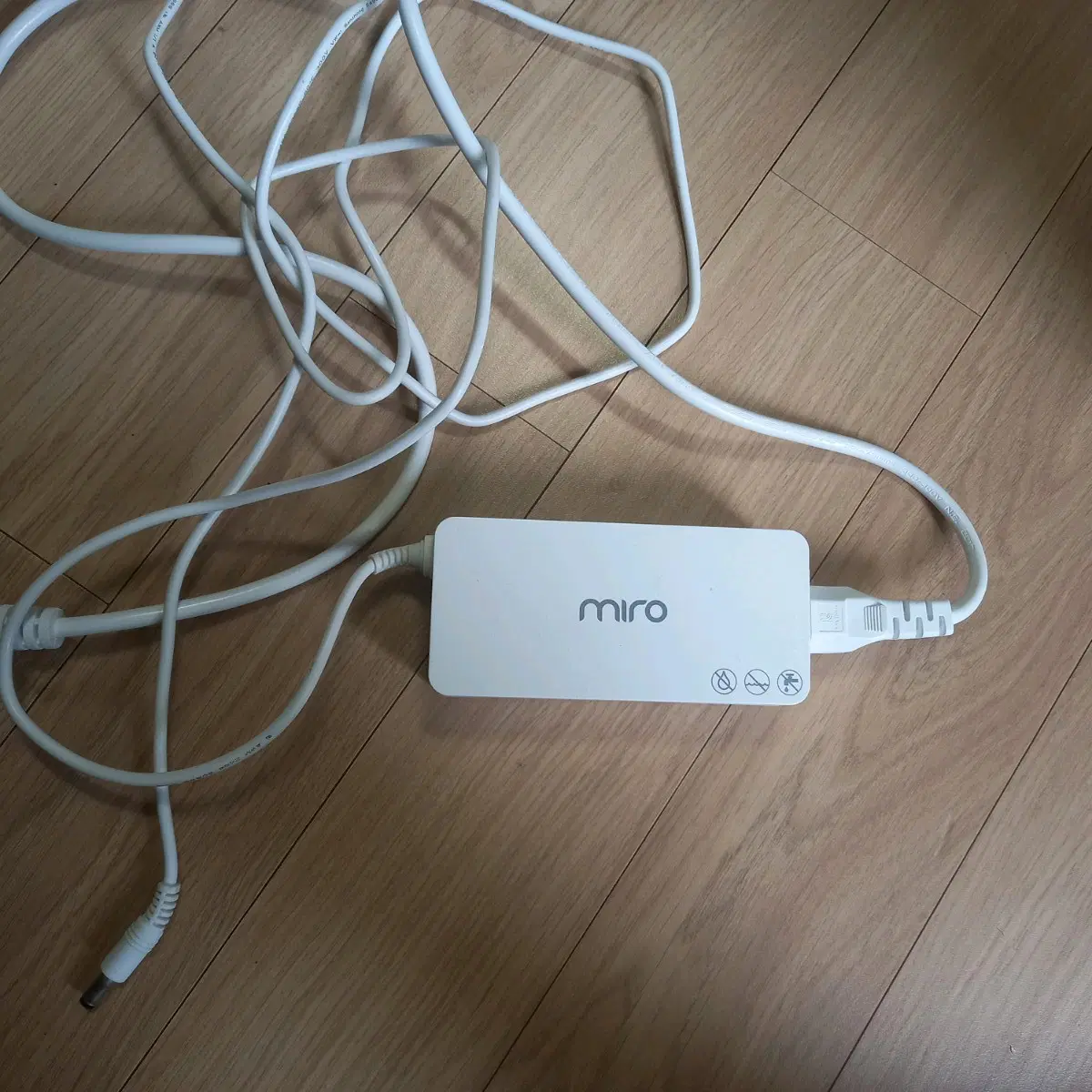 미로 AC 어댑터 화이트