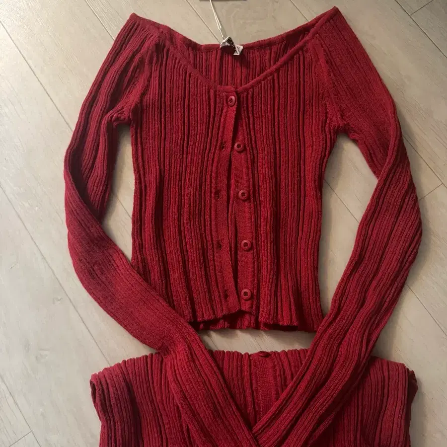 아뜰리에에디션 u-neck knit cardigan/skirt