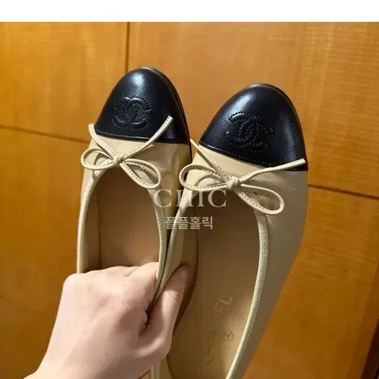 샤넬 발레 플랫 슈즈 베이지 블랙