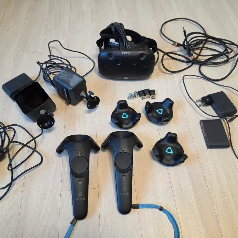 VR)htc vive 1세대 + 트래커(2.0) 3개 (박스X)