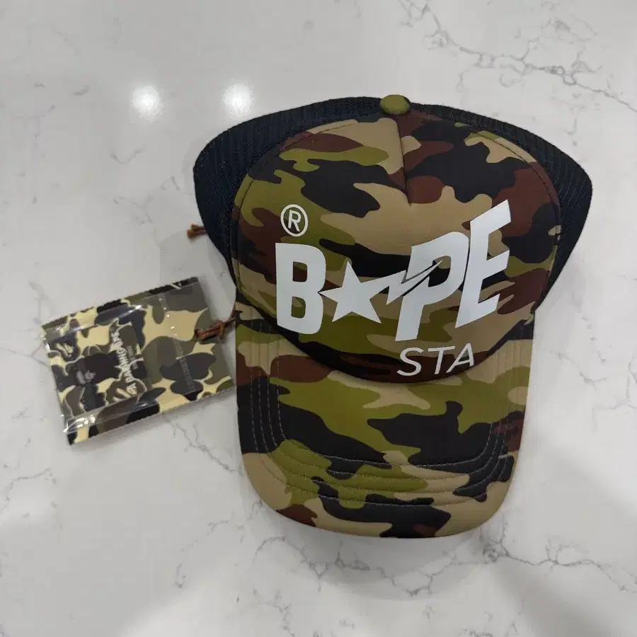 [미시착 새상품] 베이프 BAPE STA 카모 메쉬 트래커 캡