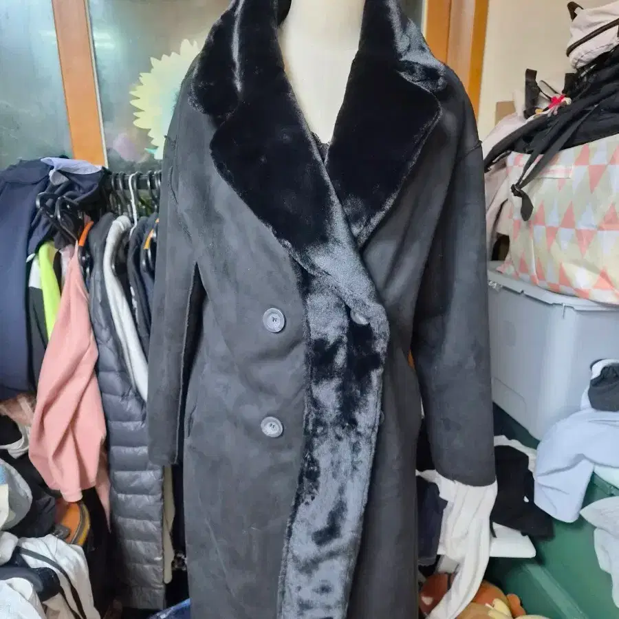 블랙 퍼 카라 롱 코트