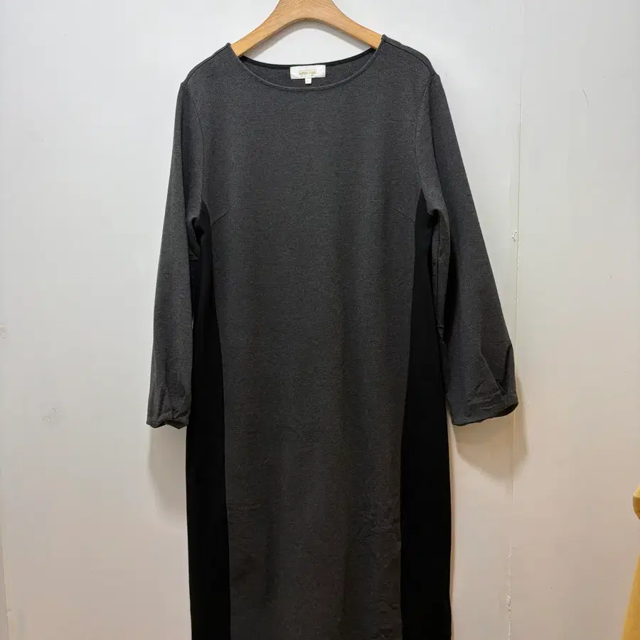 Japan brand 사이드 배색 원피스 차콜(여성L)