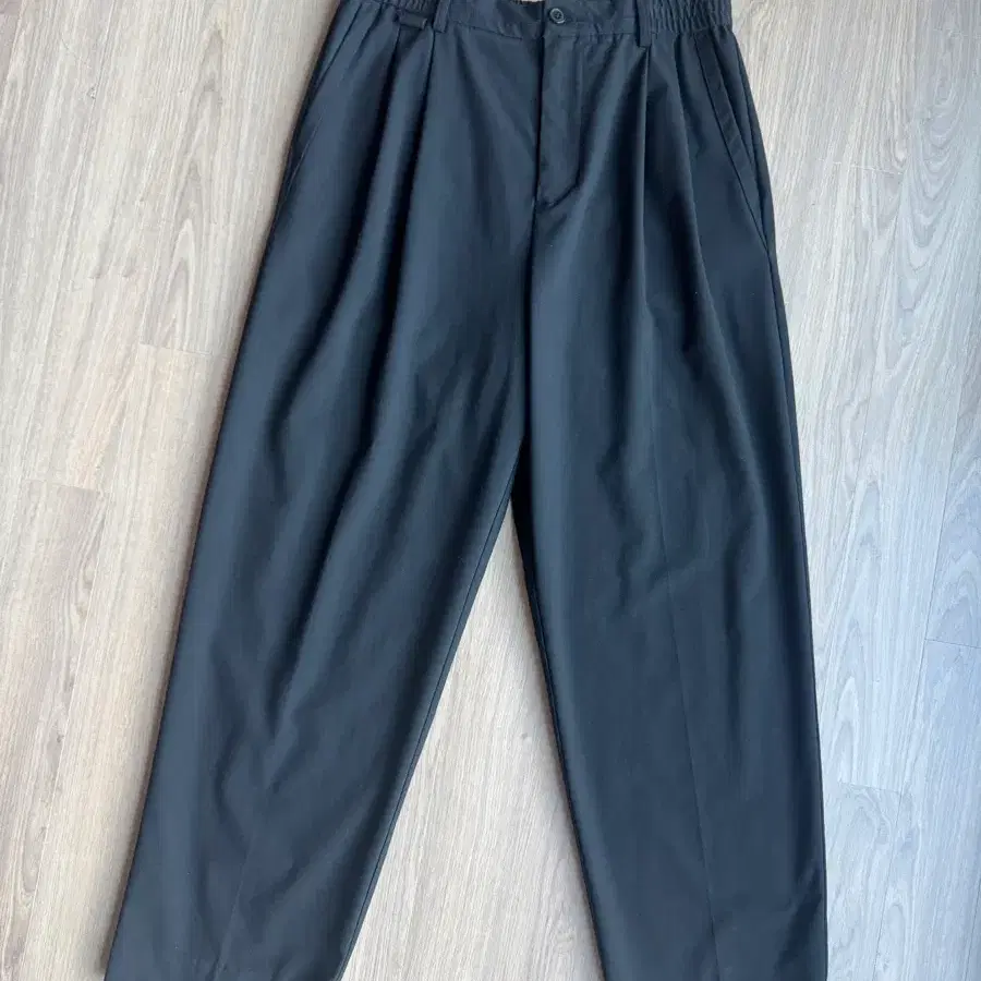 zara 자라 와이드 투턱 밴딩슬랙스 블랙 32사이즈 판매