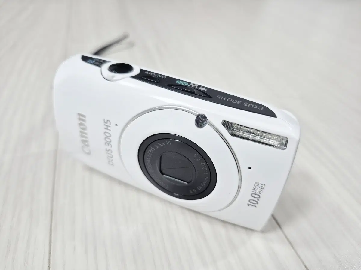 A급 매물이 귀한 캐논 IXUS 300 HS 화이트 컴팩트 디카