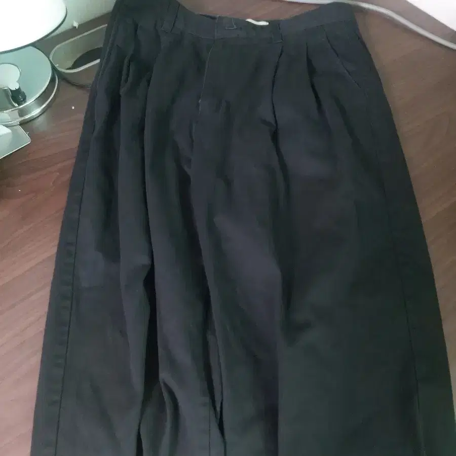 지오다노 와이드 블랙 치노 30
