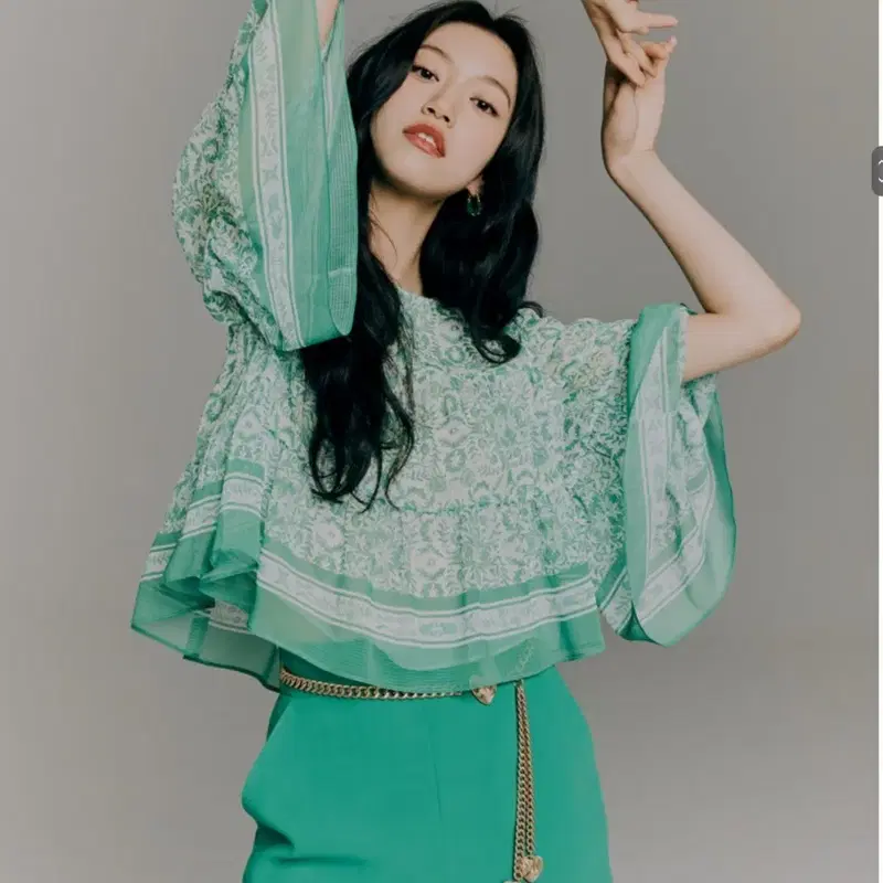 모조에스핀 민트 패턴 블라우스