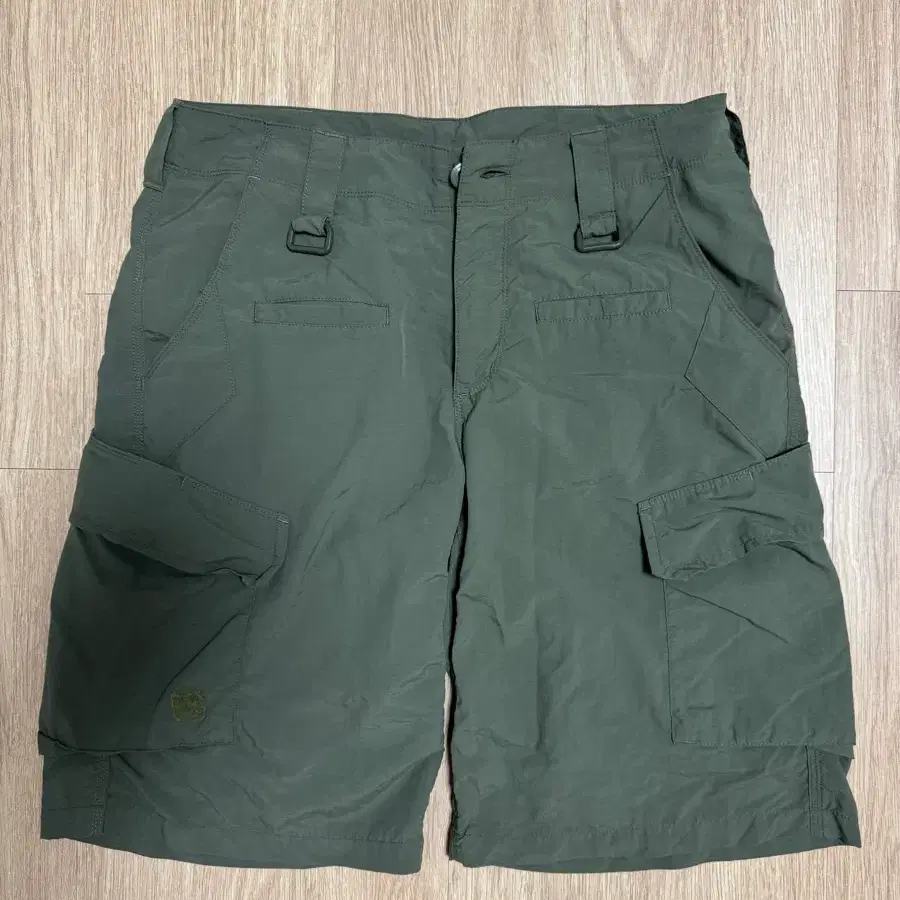 태드기어 tadgear 100%나일론 쇼츠 판매합니다 카키