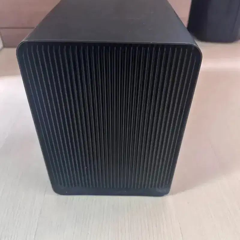 레이저 코어 X EGPU 24만에 팝니다.