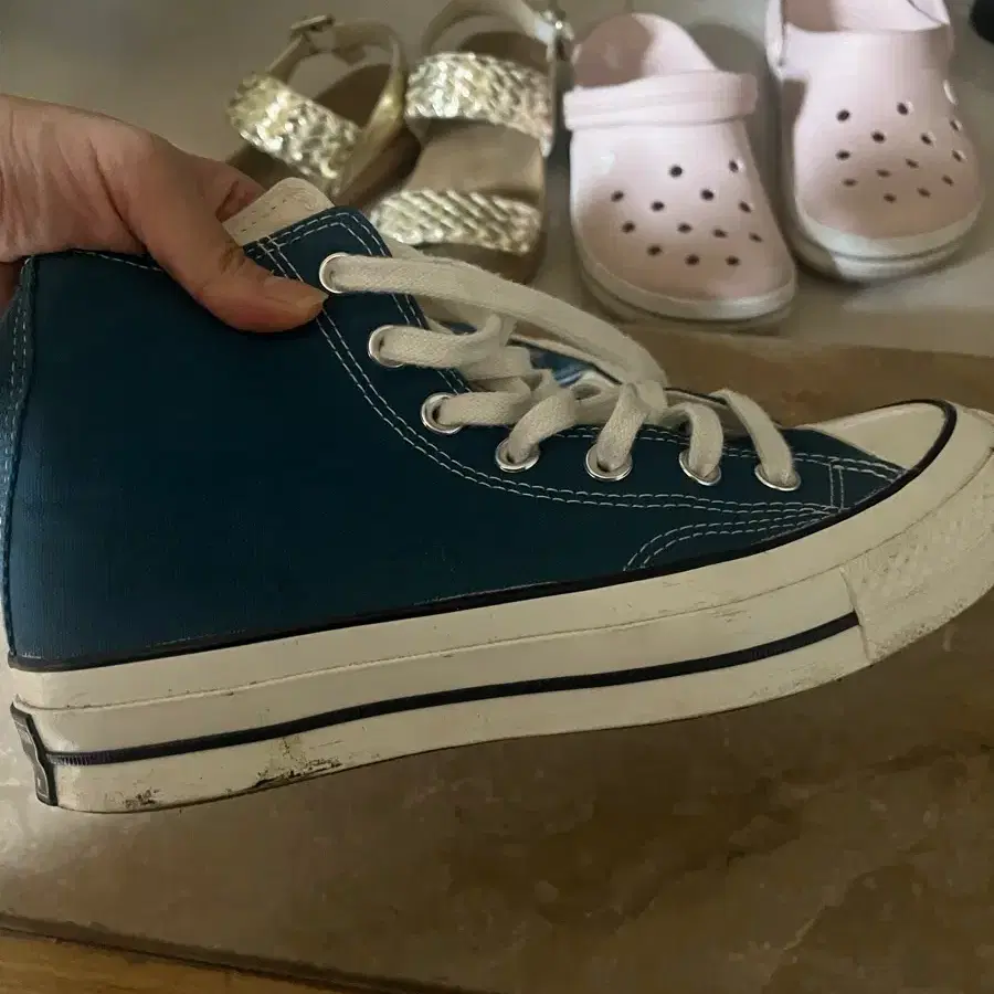 척테일러 245