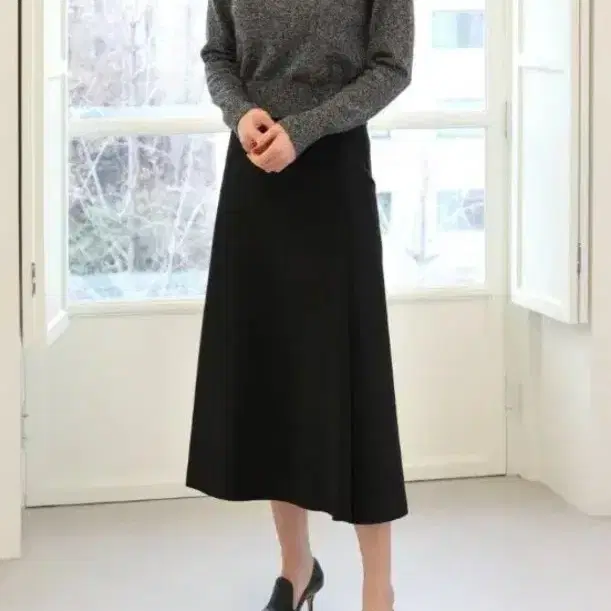 몽또또 핀턱 롱 스커트 블랙 S