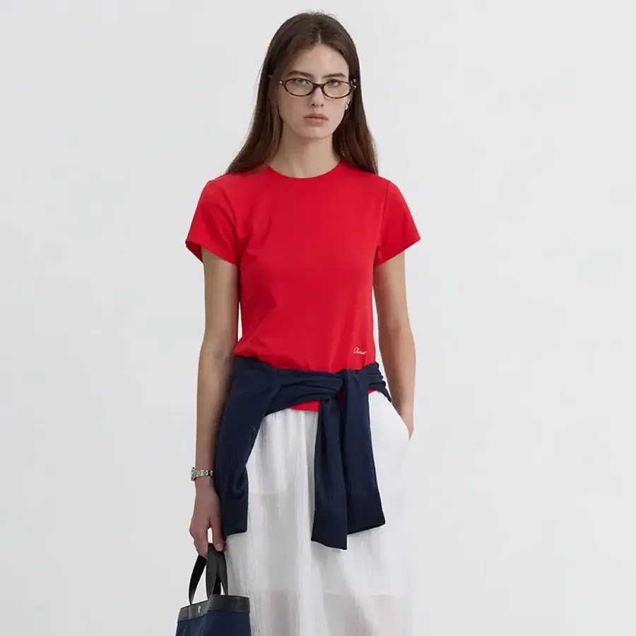 (새 상품) 던스트 curved hem slim fit top