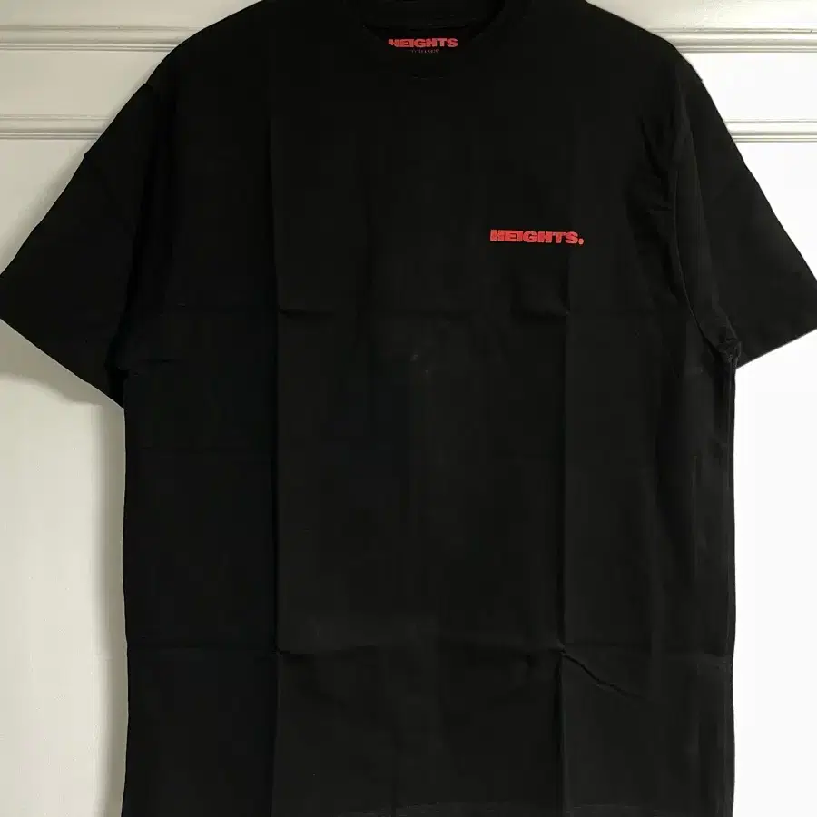 HEIGHTS. Exchange S/S Tee Black L