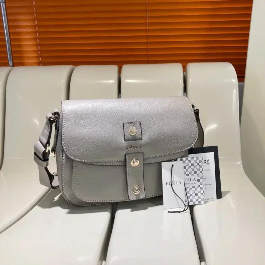 FURLA 훌라 엠마 숄더 백 스몰(BJP1 VTO SBB 852398)