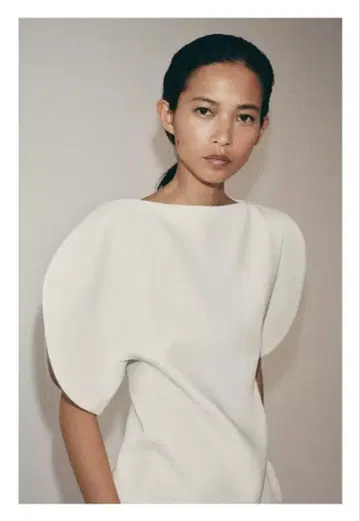 ZARA 퍼프 슬리브 탑 ZW COLLECTION 미디엄 에크루 M