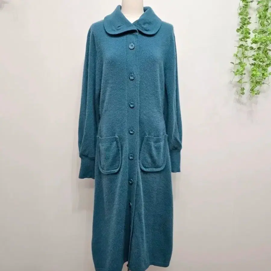 칼라거펠트 22'FW 폭스 울 블렌드 니트 원피스